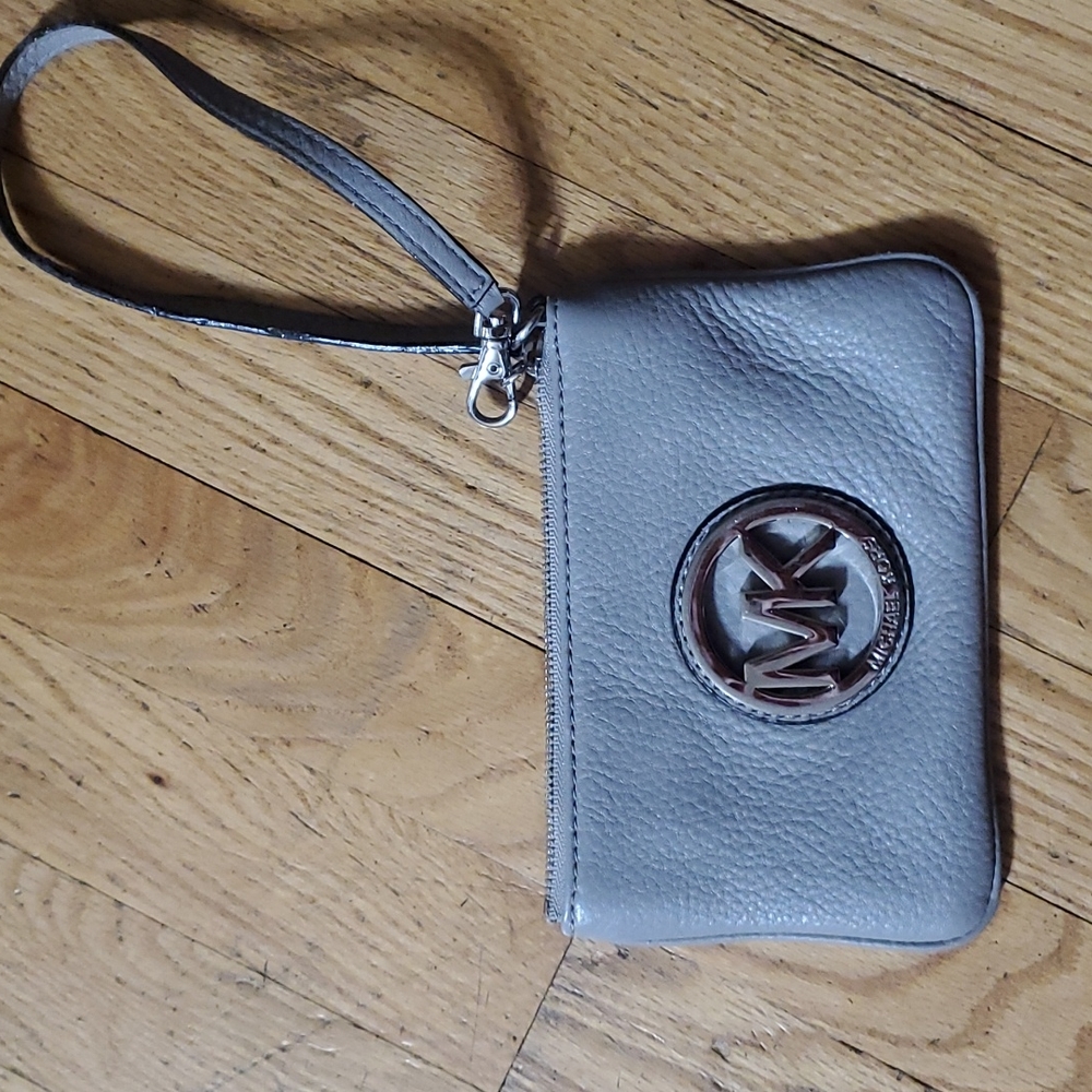 Like new Michael Kors wristlet